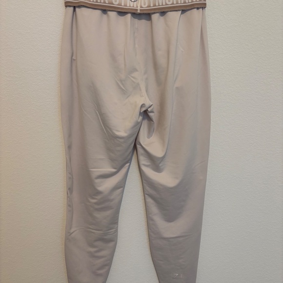 Gymshark Recess Joggers - Picture 4 of 6